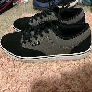 Men’s 9 1/2 Maui Shoes